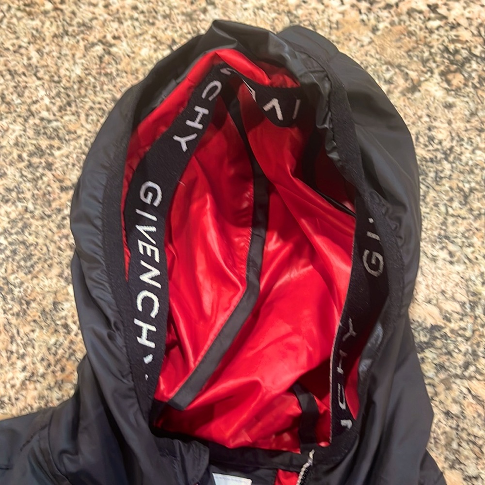 Boy’s Size 6 Givenchy lightweight Jacket